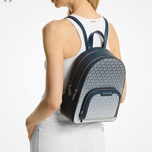 Michael Kors Jaycee Medium Ombré Signature Logo Backpack
Navy 
NWT - Picture 4 of 13